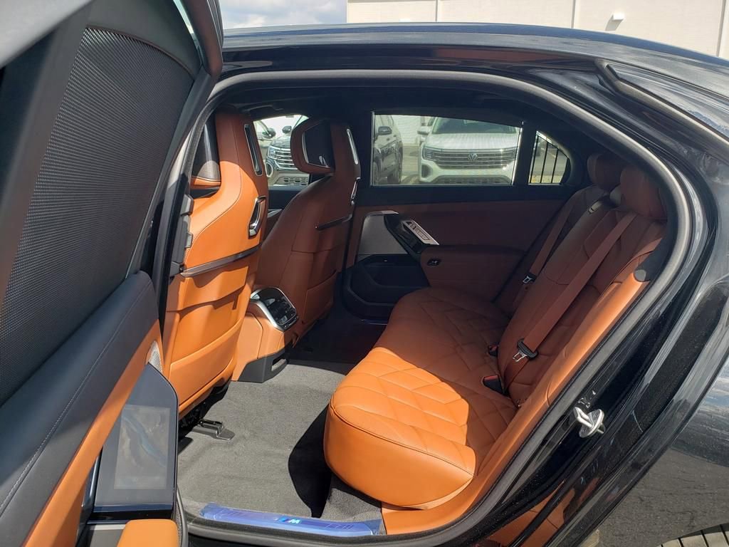 New 2026 BMW 760i xDrive AWD/4WD image 7