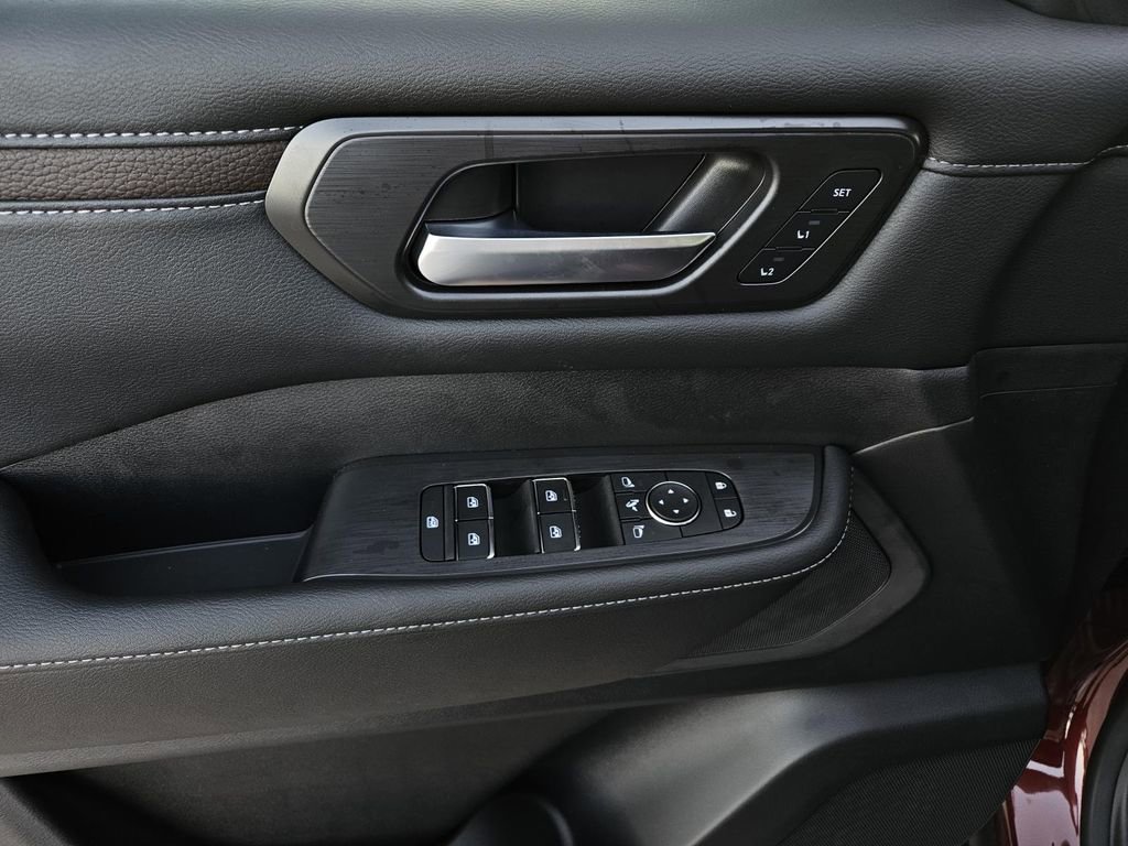 New 2026 Nissan Armada SL w/ Captain's Chari Seat Package image 13