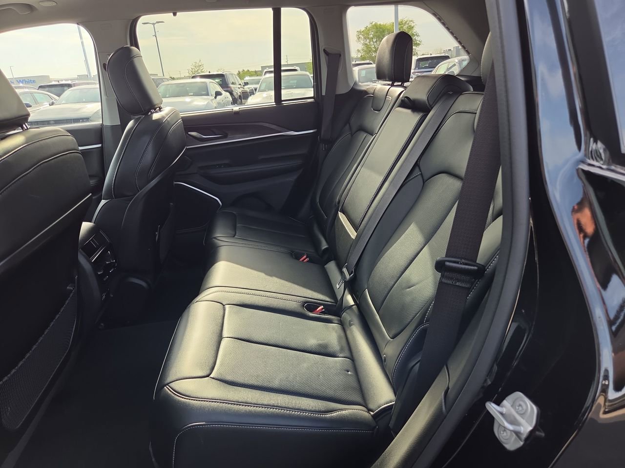 Used 2022 Jeep Grand Cherokee Limited 4xe w/ Luxury Tech Group II image 15