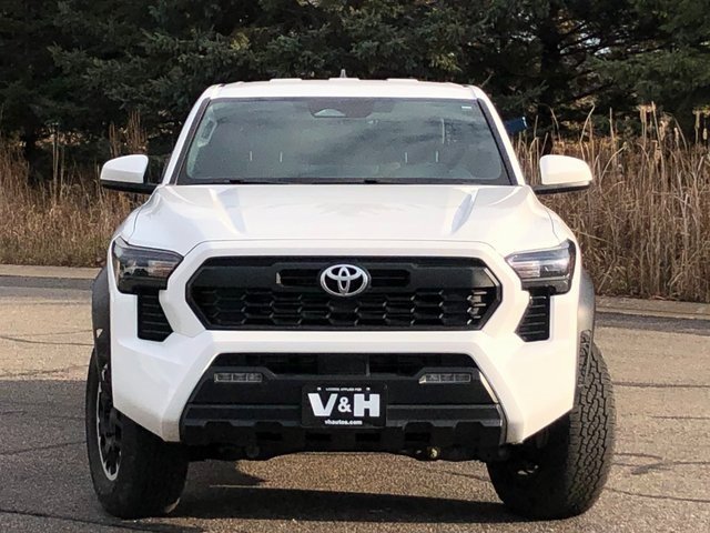 Used 2024 Toyota Tacoma TRD Off-Road image 28