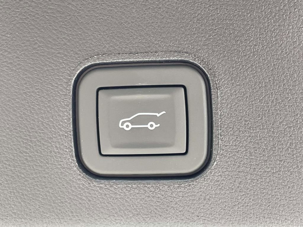 New 2026 Cadillac Lyriq Sport image 11