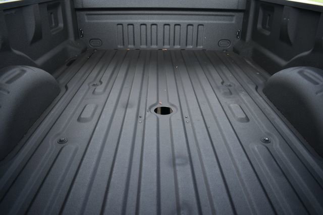 Used 2022 Ford F250 XL w/ Power Equipment Group AWD/4WD image 9