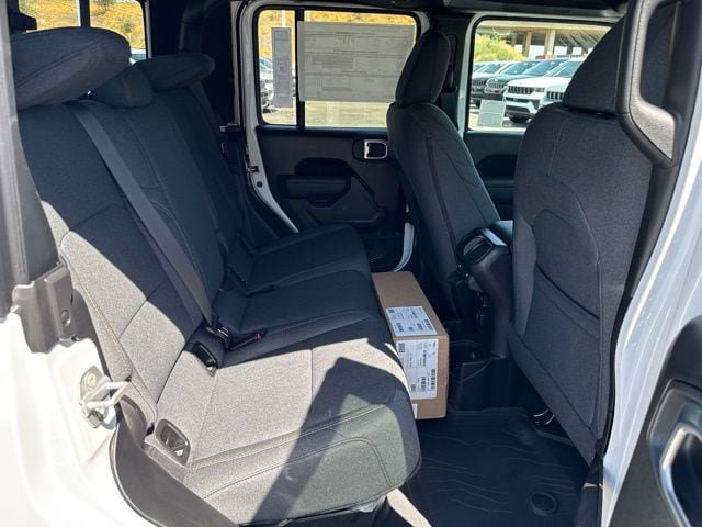 New 2026 Jeep Gladiator Overland AWD/4WD image 27