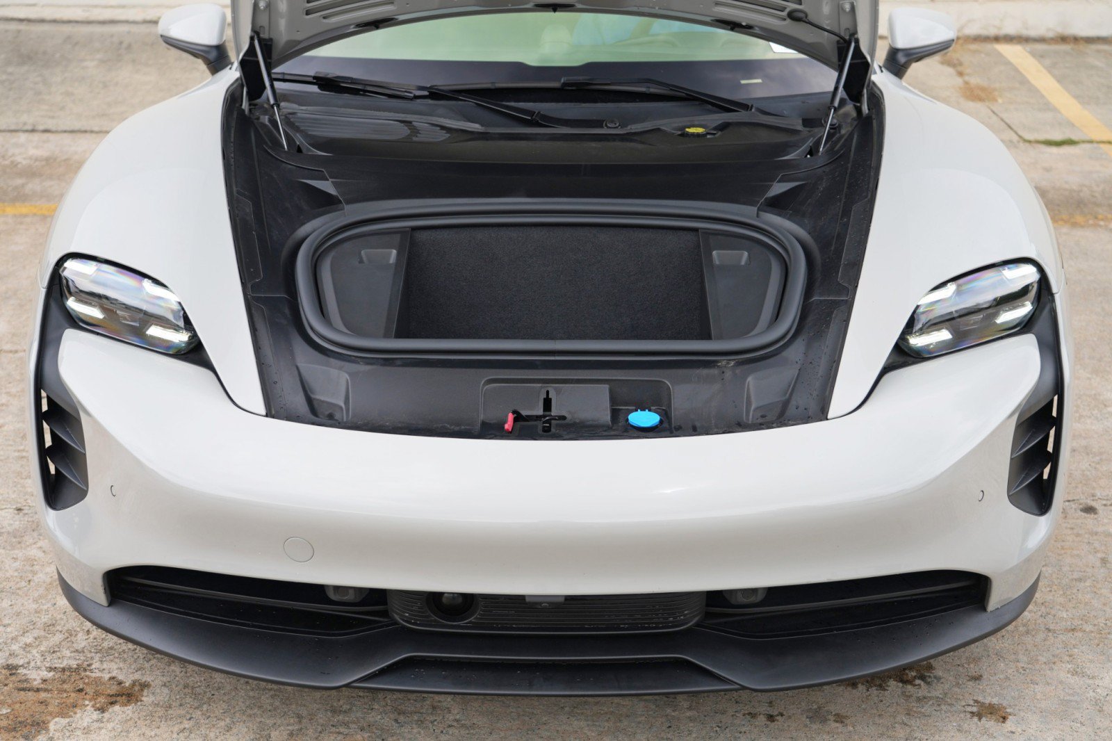 Used 2023 Porsche Taycan GTS AWD/4WD image 8