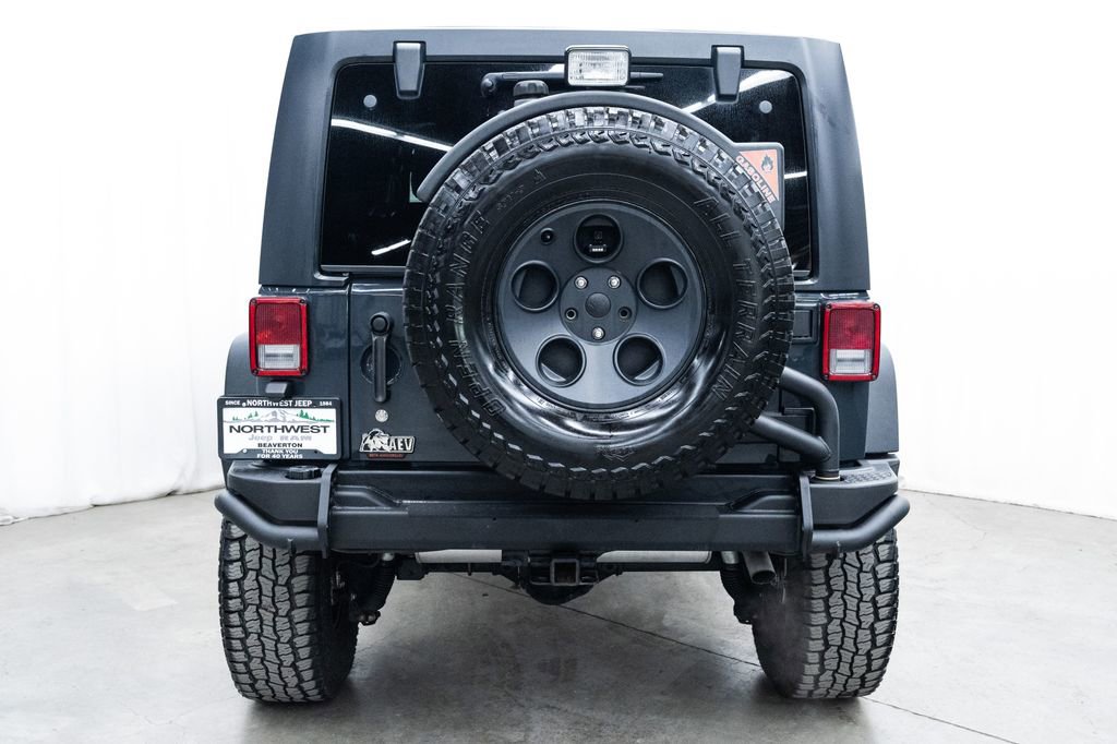 Used 2017 Jeep Wrangler Unlimited Rubicon w/ Connectivity Group AWD/4WD image 5