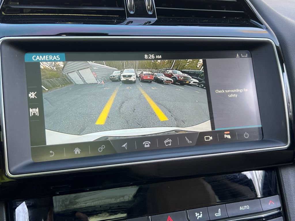 Used 2019 Jaguar F-PACE Premium image 31