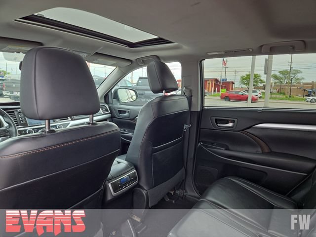 Used 2016 Toyota Highlander XLE AWD/4WD image 26