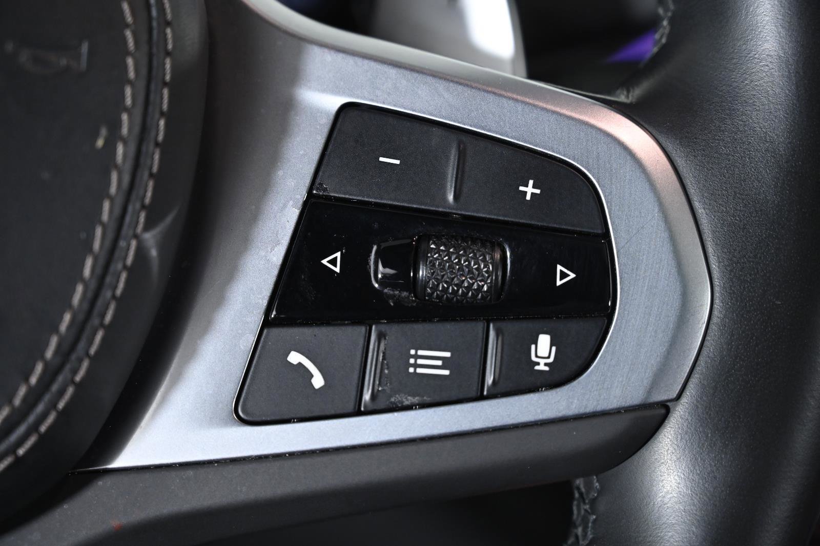 Used 2023 BMW X6 M50i w/ Executive Package image 15