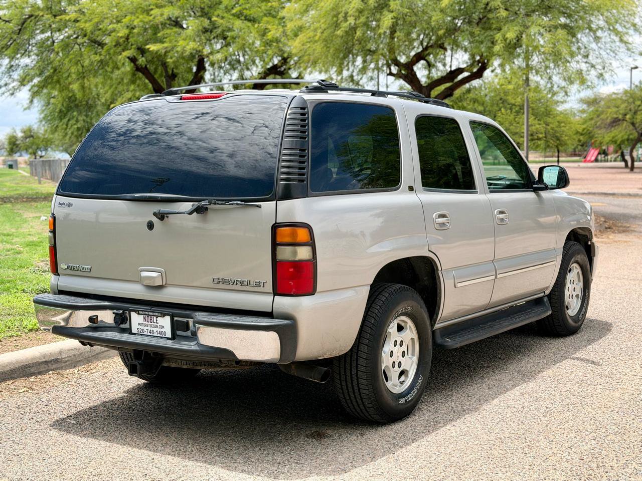 Used 2004 Chevrolet Tahoe LT w/ LT Preferred Equipment Group AWD/4WD image 5