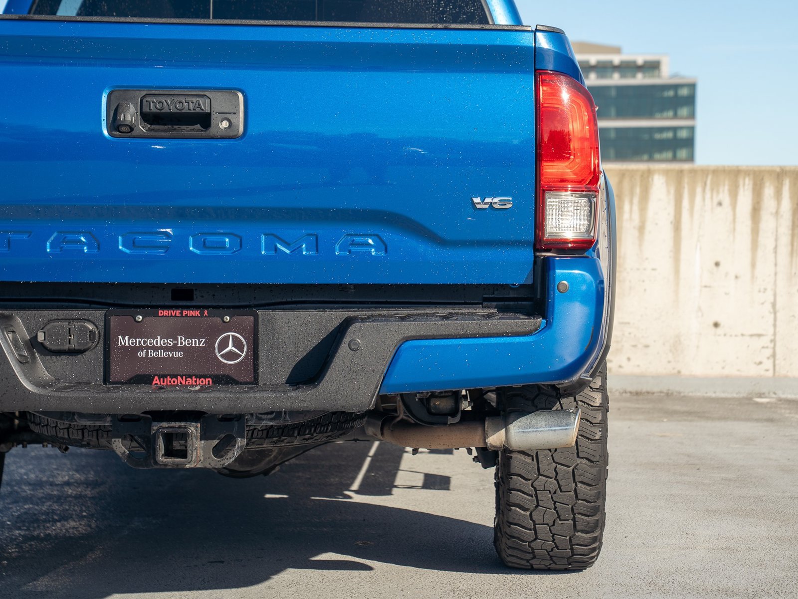 Used 2017 Toyota Tacoma TRD Off-Road w/ Premium & Technology Package AWD/4WD image 10