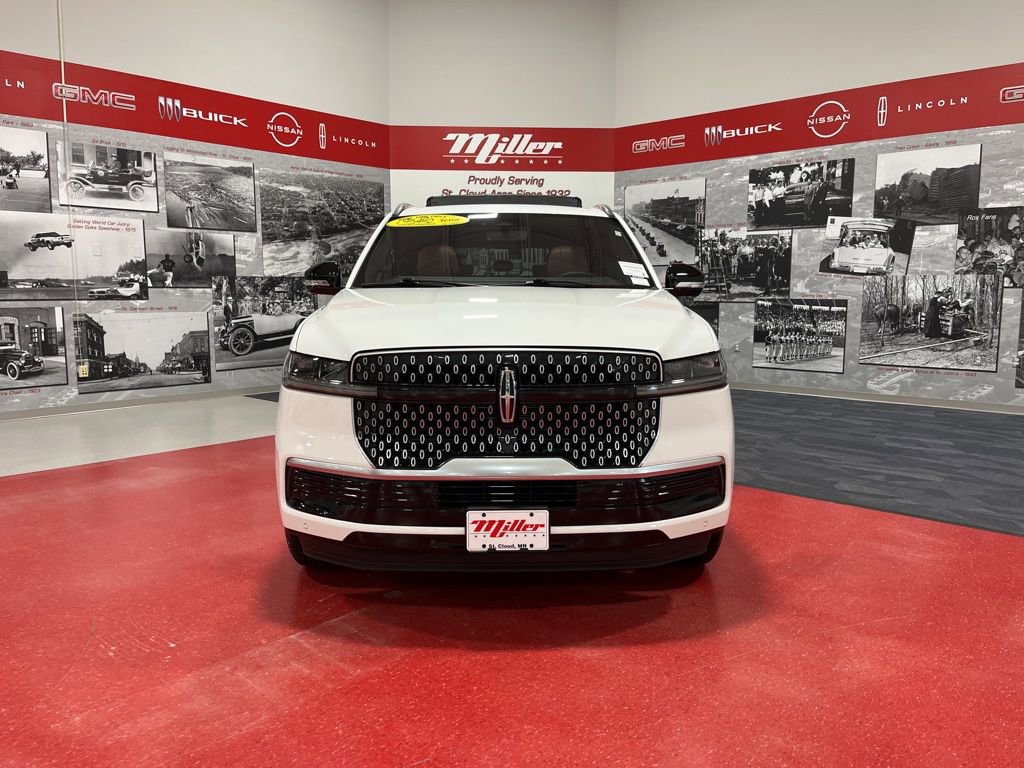 Used 2025 Lincoln Navigator L Reserve image 8