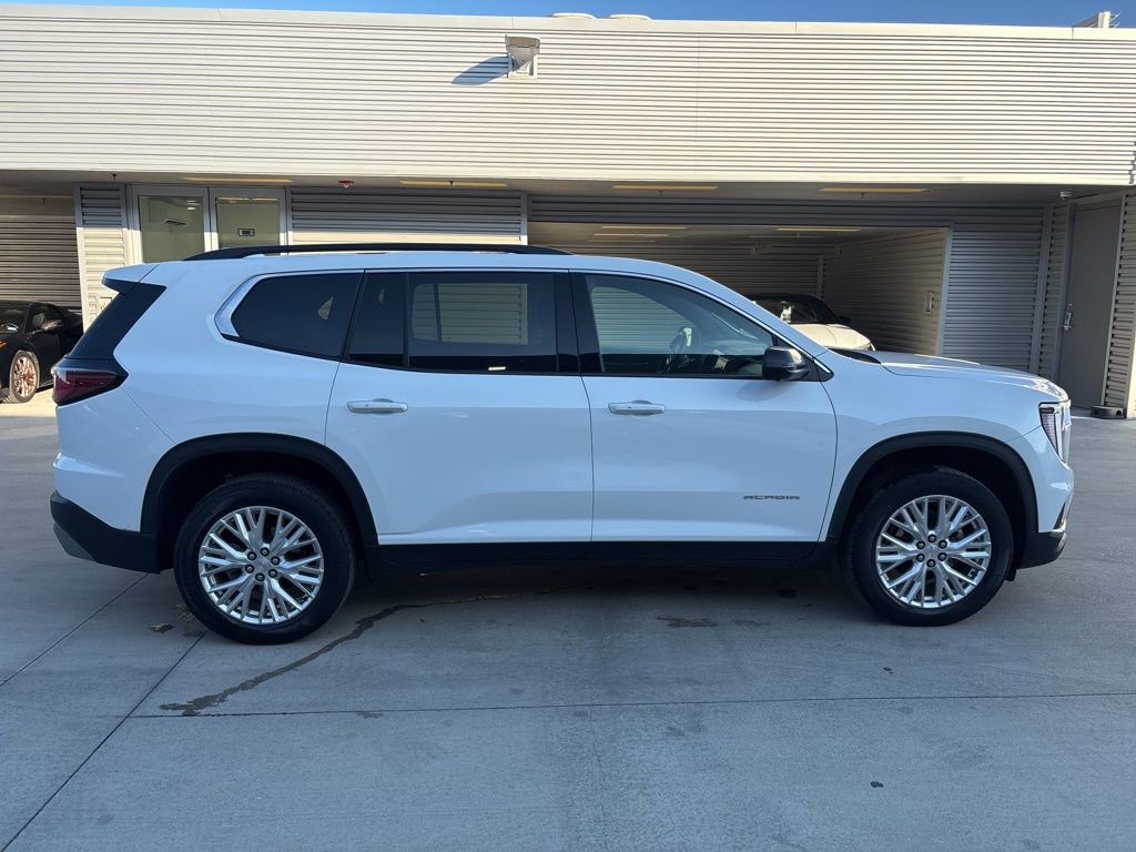 Used 2024 GMC Acadia Elevation image 4