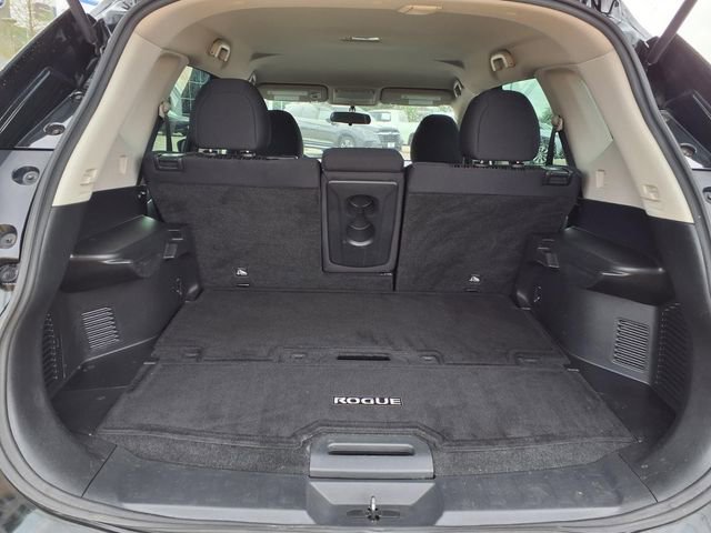 Used 2017 Nissan Rogue S image 8