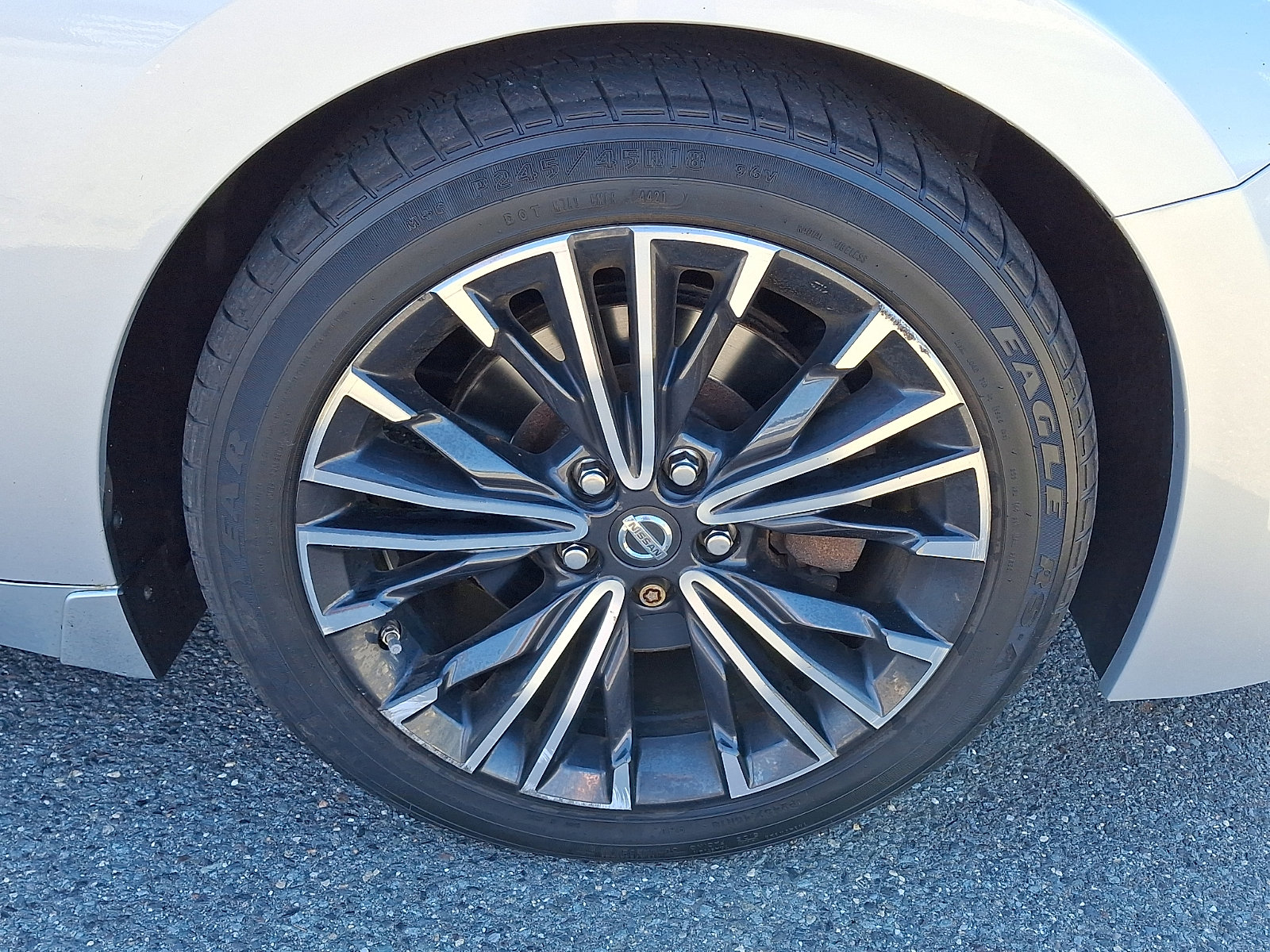 Used 2017 Nissan Maxima Platinum FWD image 9
