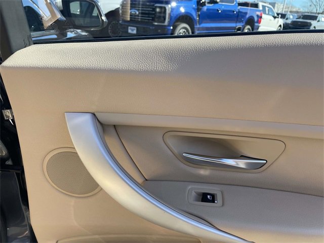 Used 2016 BMW 320i Sedan image 25