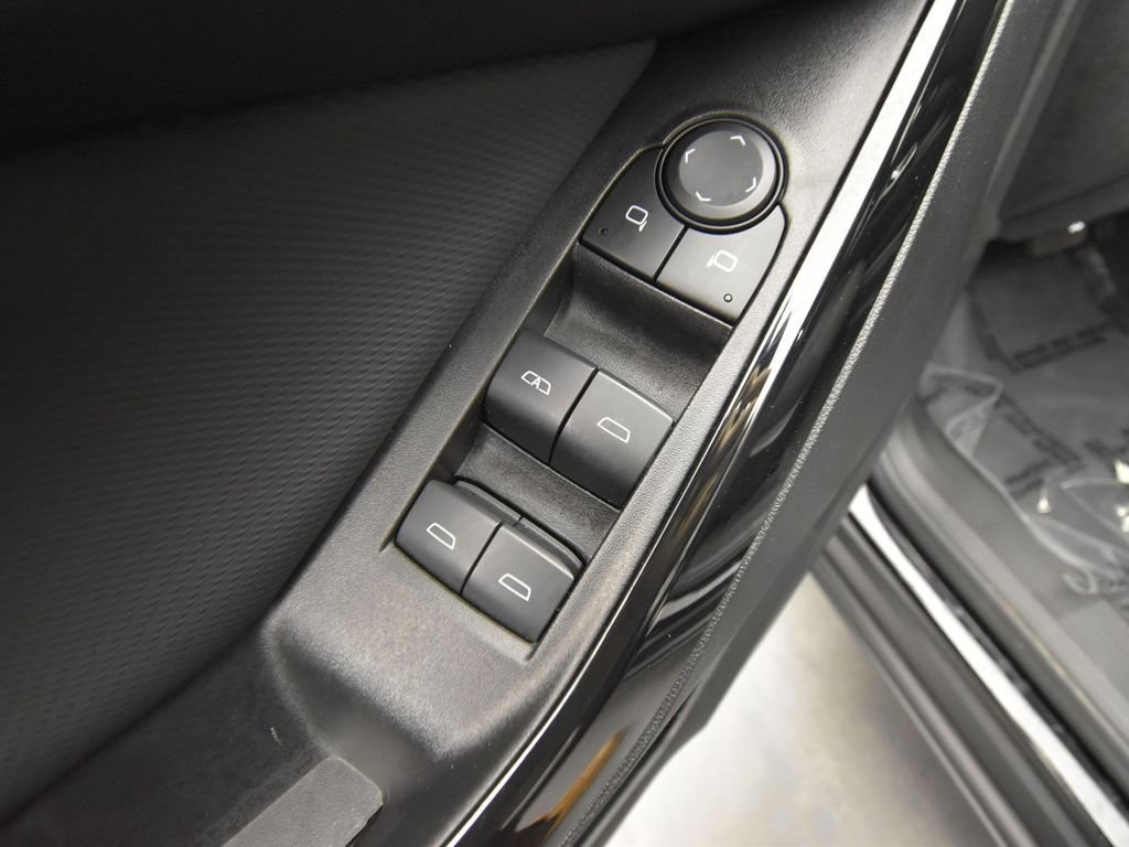 Used 2025 Chevrolet Equinox LT AWD/4WD image 14