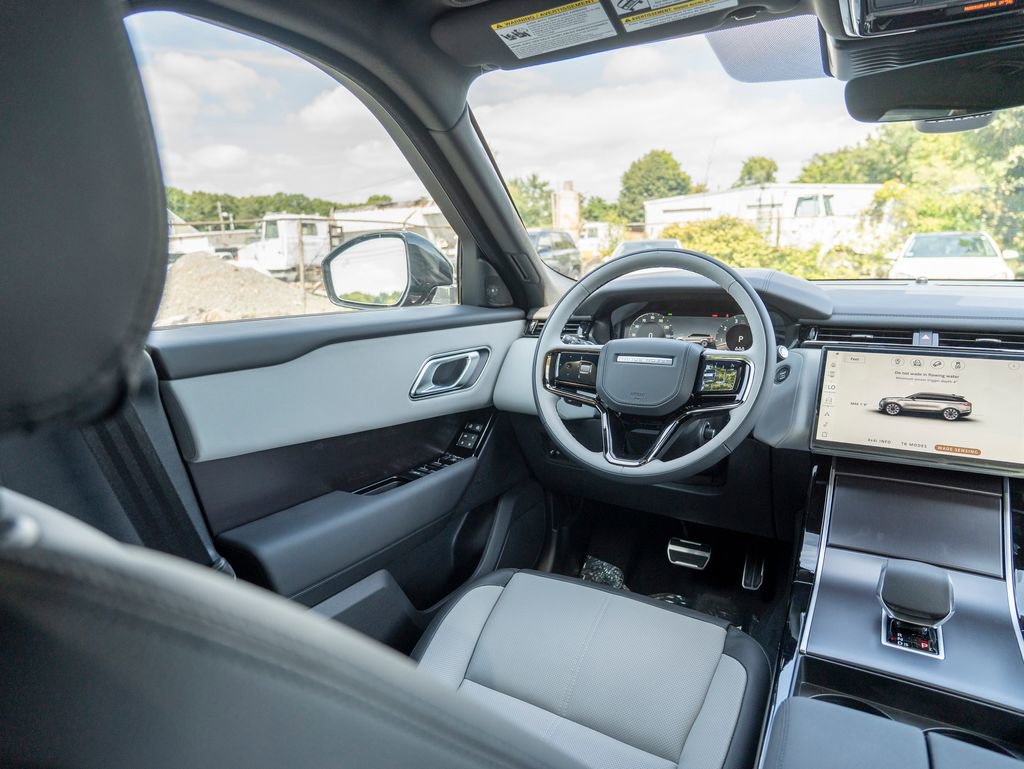 New 2026 Land Rover Range Rover Velar Dynamic SE image 18