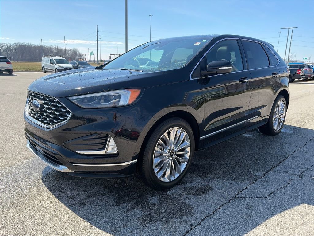 Used 2022 Ford Edge Titanium w/ Equipment Group 301A AWD/4WD image 3