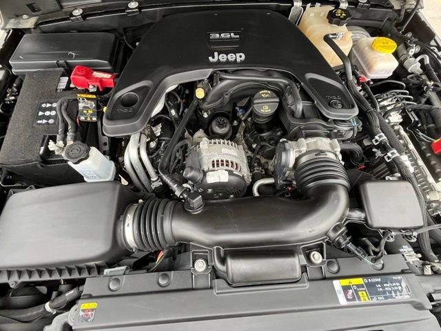 Used 2020 Jeep Wrangler Unlimited Sahara w/ Cold Weather Group image 30