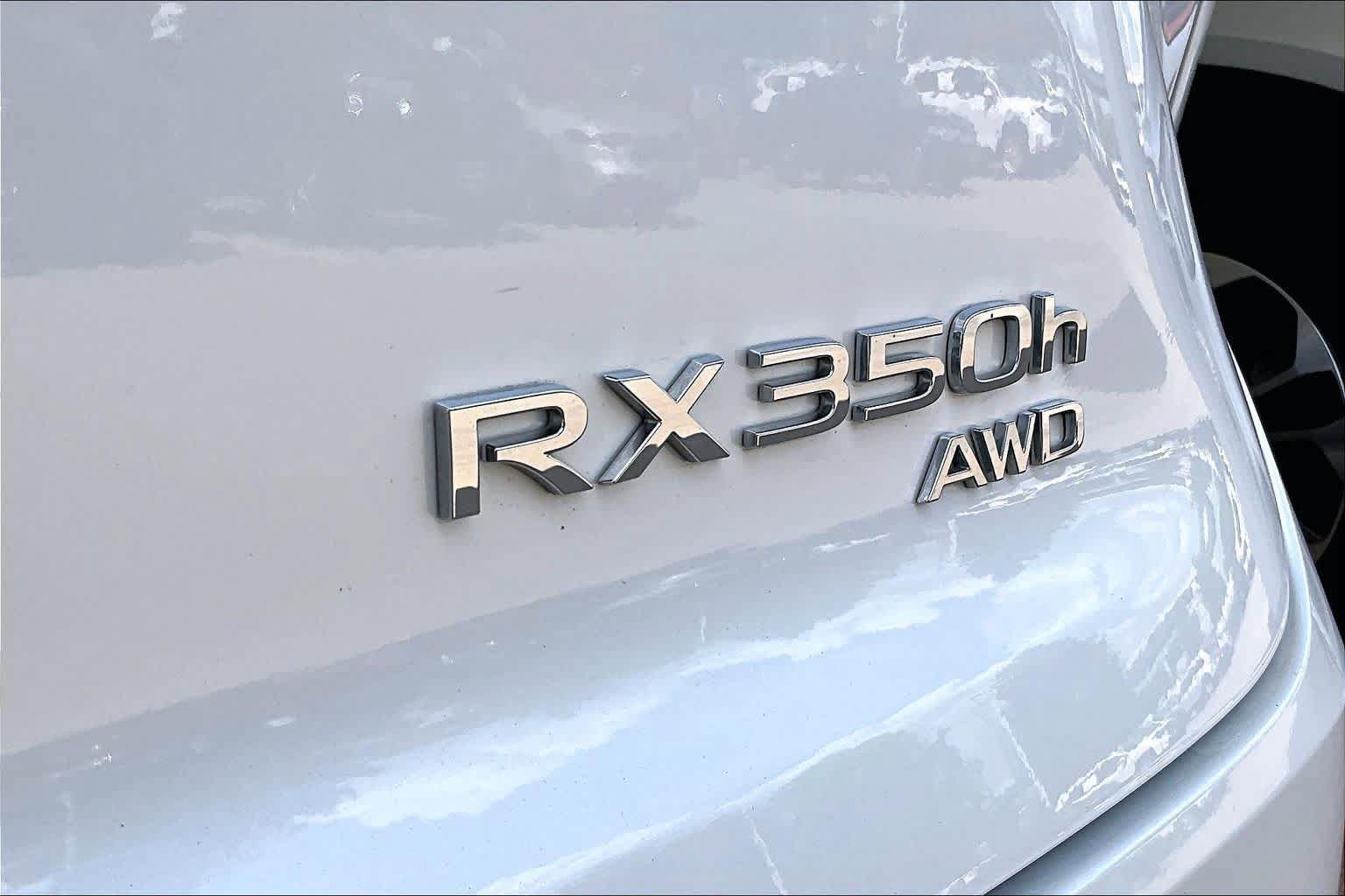 Used 2024 Lexus RX 350h w/ Accessory Package (Z1) AWD/4WD image 28