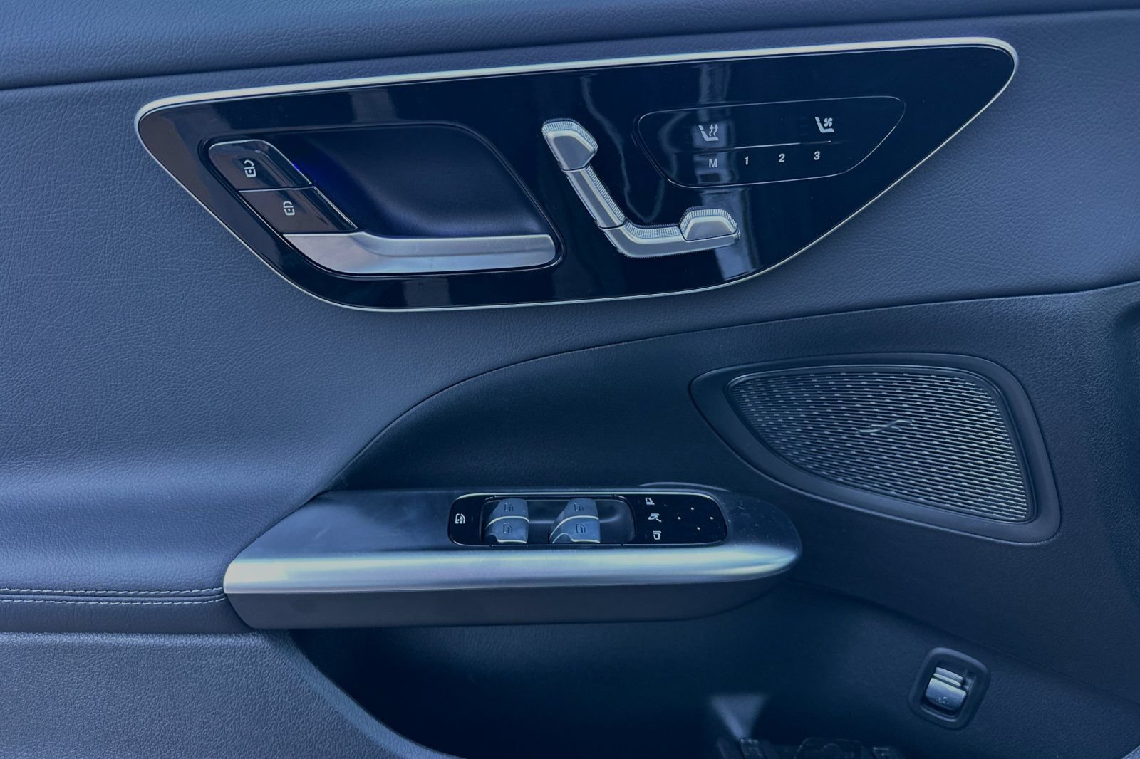 New 2025 Mercedes-Benz C 300 Sedan image 12