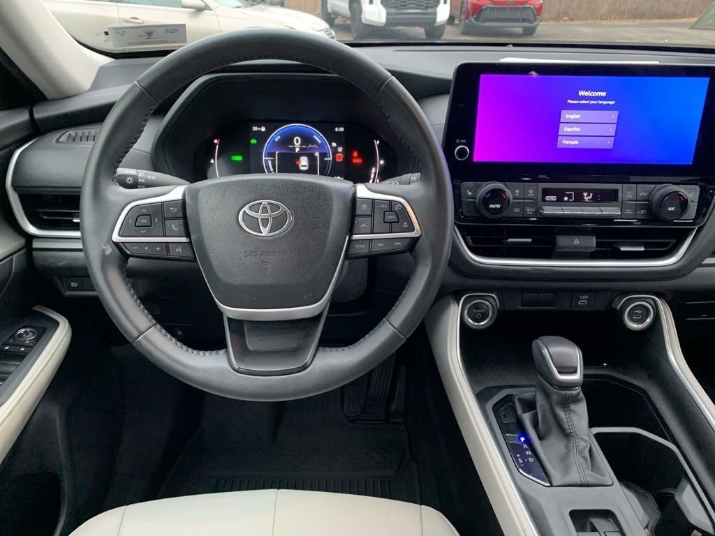 Used 2024 Toyota Grand Highlander XLE image 16