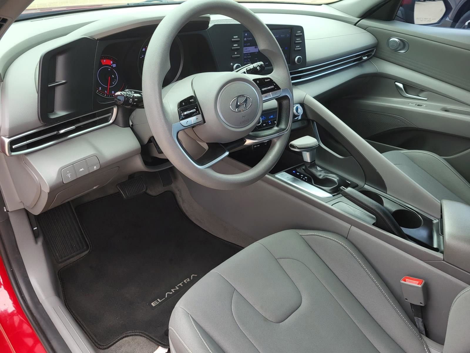 Used 2022 Hyundai Elantra SEL FWD image 16
