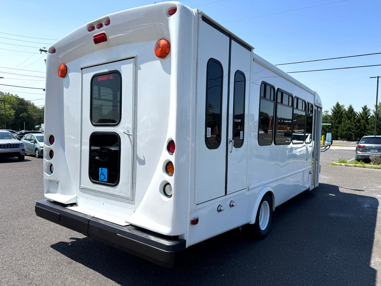 Used 2012 Ford E-450 and Econoline 450 Super Duty w/ Shuttle Bus Prep Pkg image 6