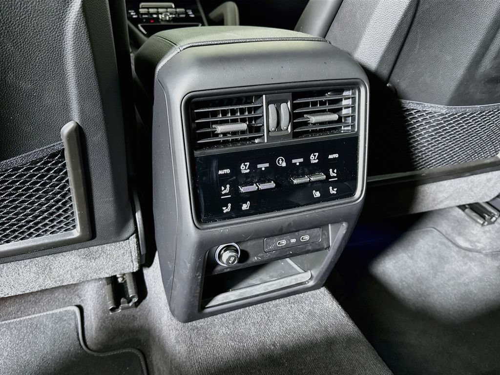 Certified 2026 Porsche Cayenne E-Hybrid Coupe AWD/4WD image 20