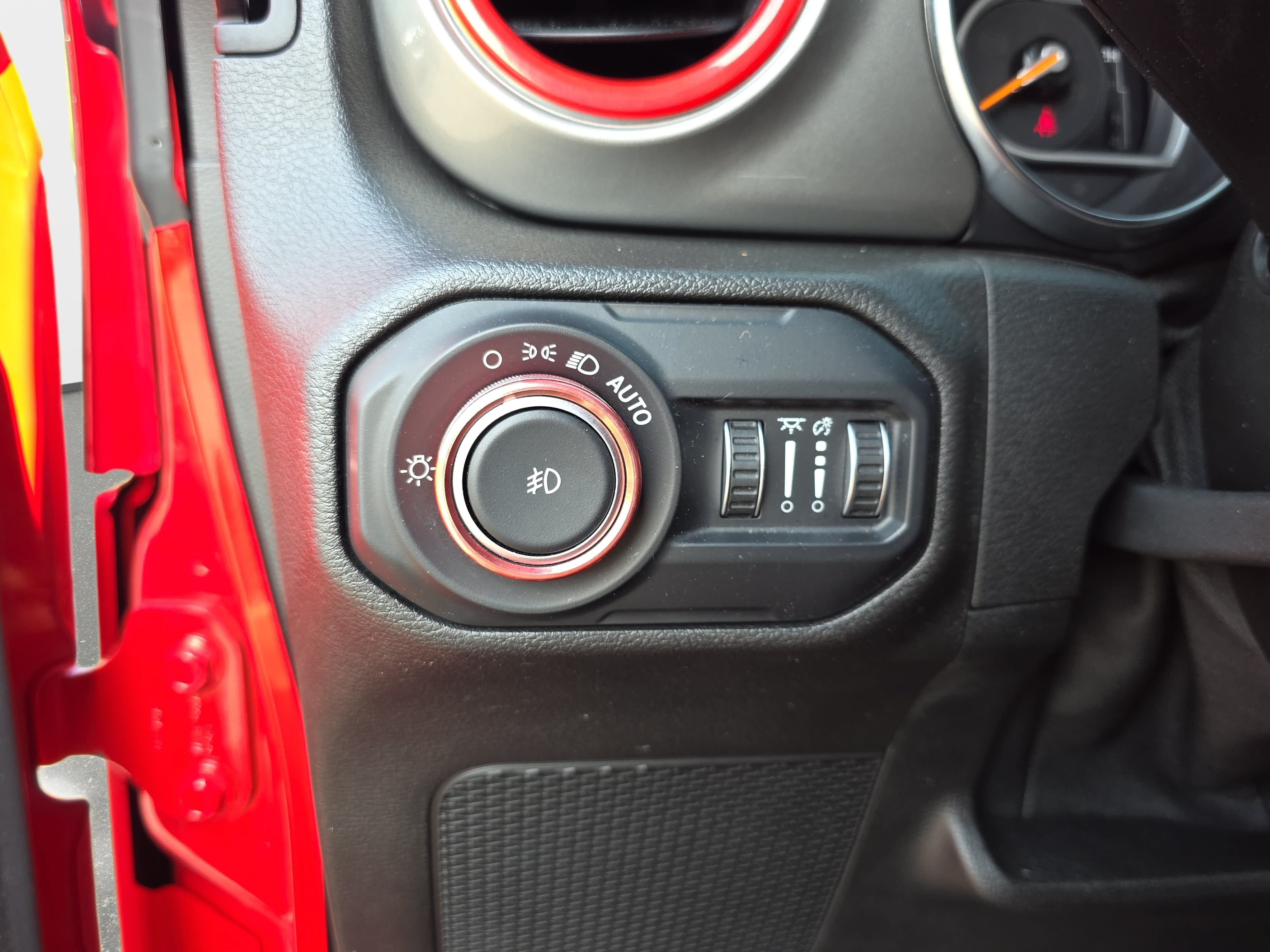Used 2021 Jeep Wrangler Unlimited Sahara AWD/4WD image 23