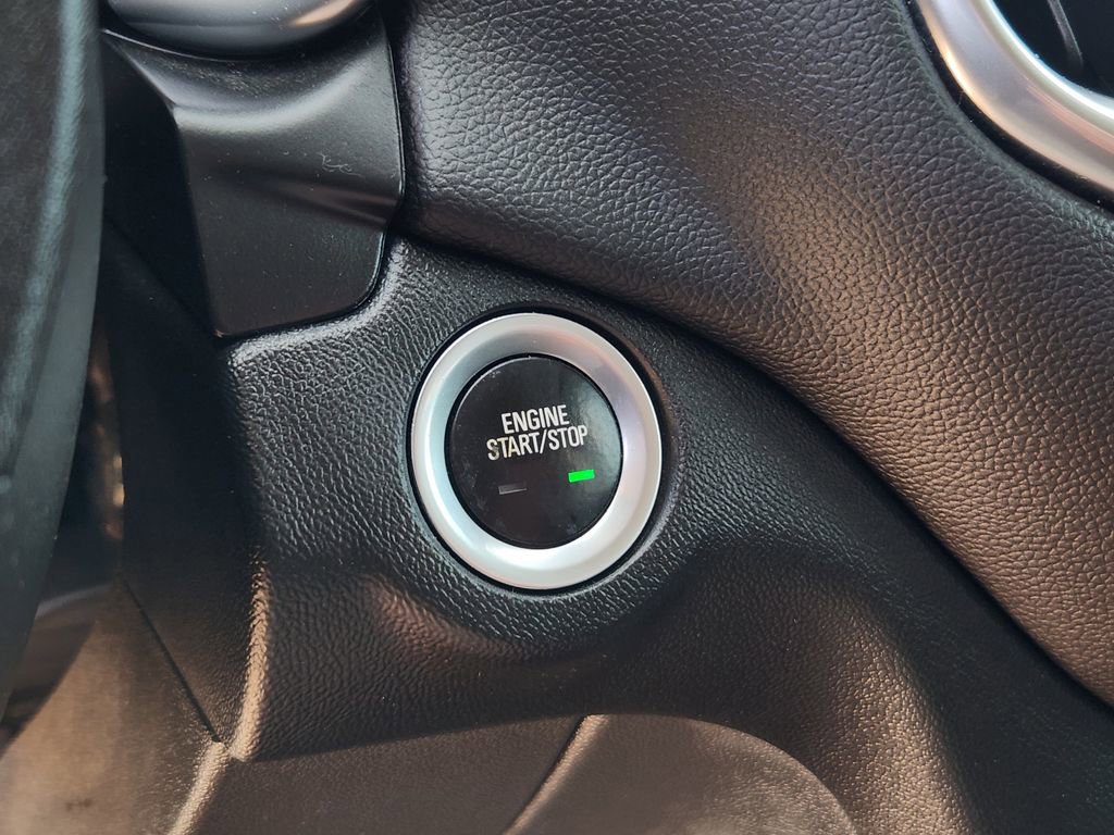 Used 2021 Chevrolet Equinox LT image 25