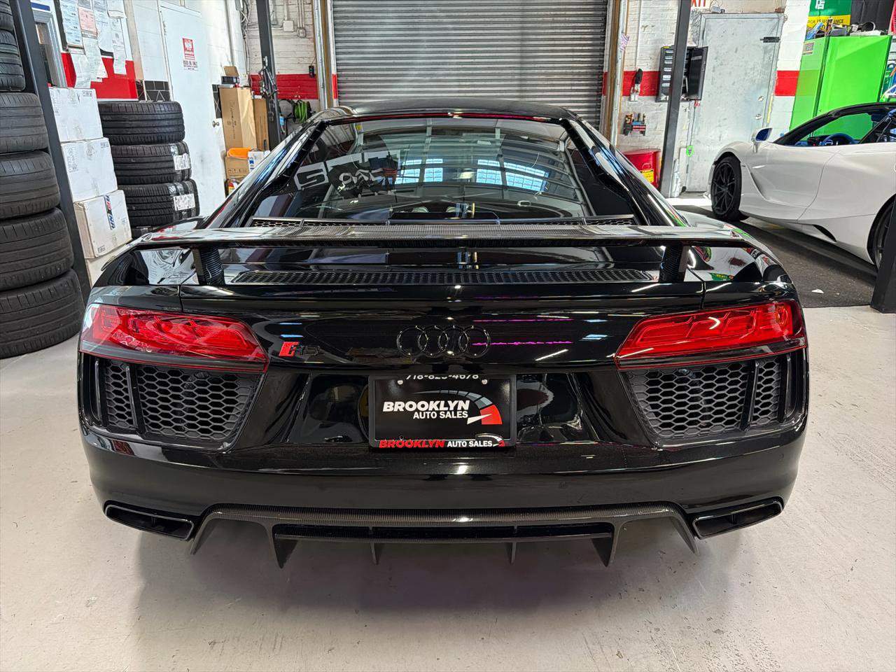 Used 2017 Audi R8 V10 plus image 7