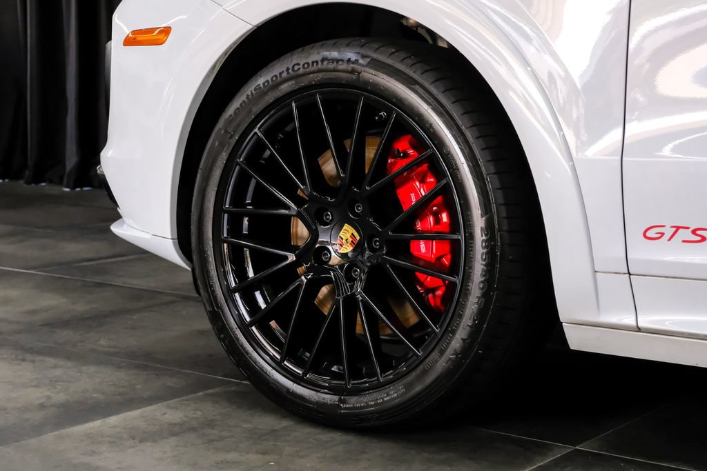 Used 2021 Porsche Cayenne GTS w/ Sport Chrono Package (8LH) AWD/4WD image 82