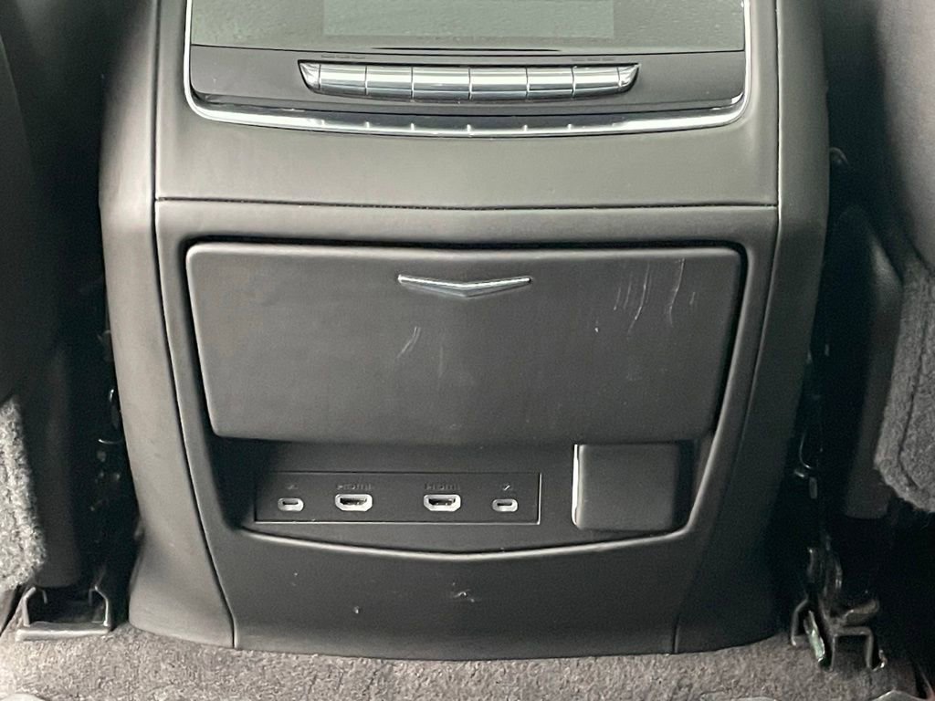 Certified 2022 Cadillac Escalade Sport Platinum w/ LPO, ONYX Package image 32