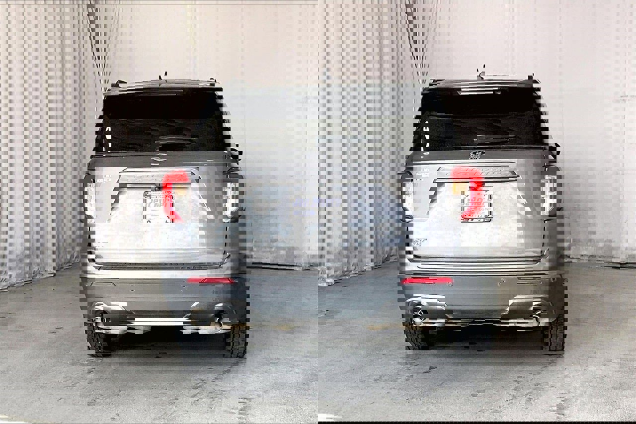 Used 2021 Ford Explorer XLT w/ Equipment Group 202A image 4