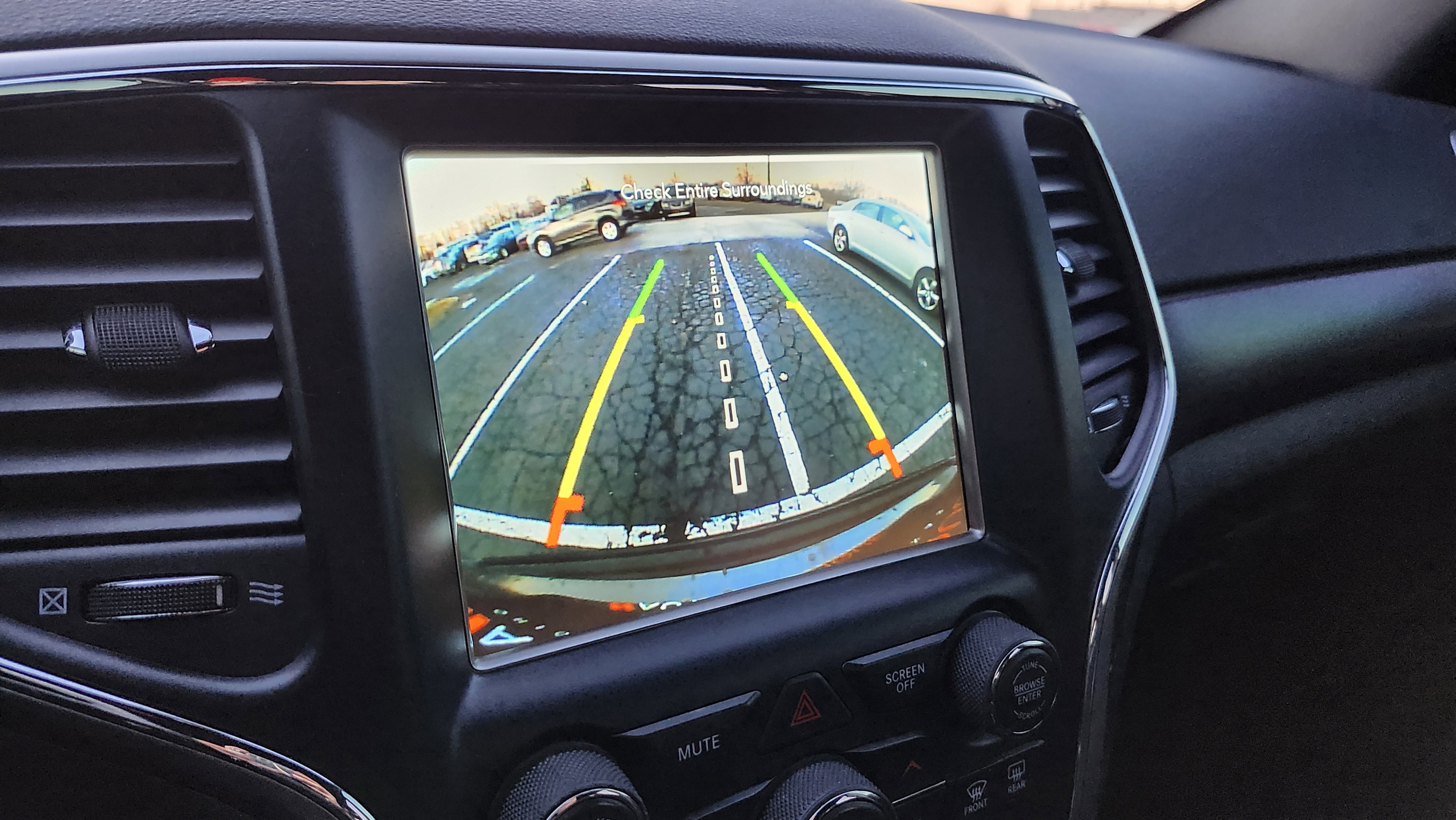 Used 2018 Jeep Grand Cherokee Altitude image 4