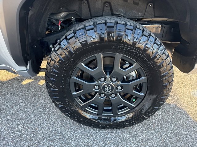 Used 2025 Toyota 4Runner SR5 image 18