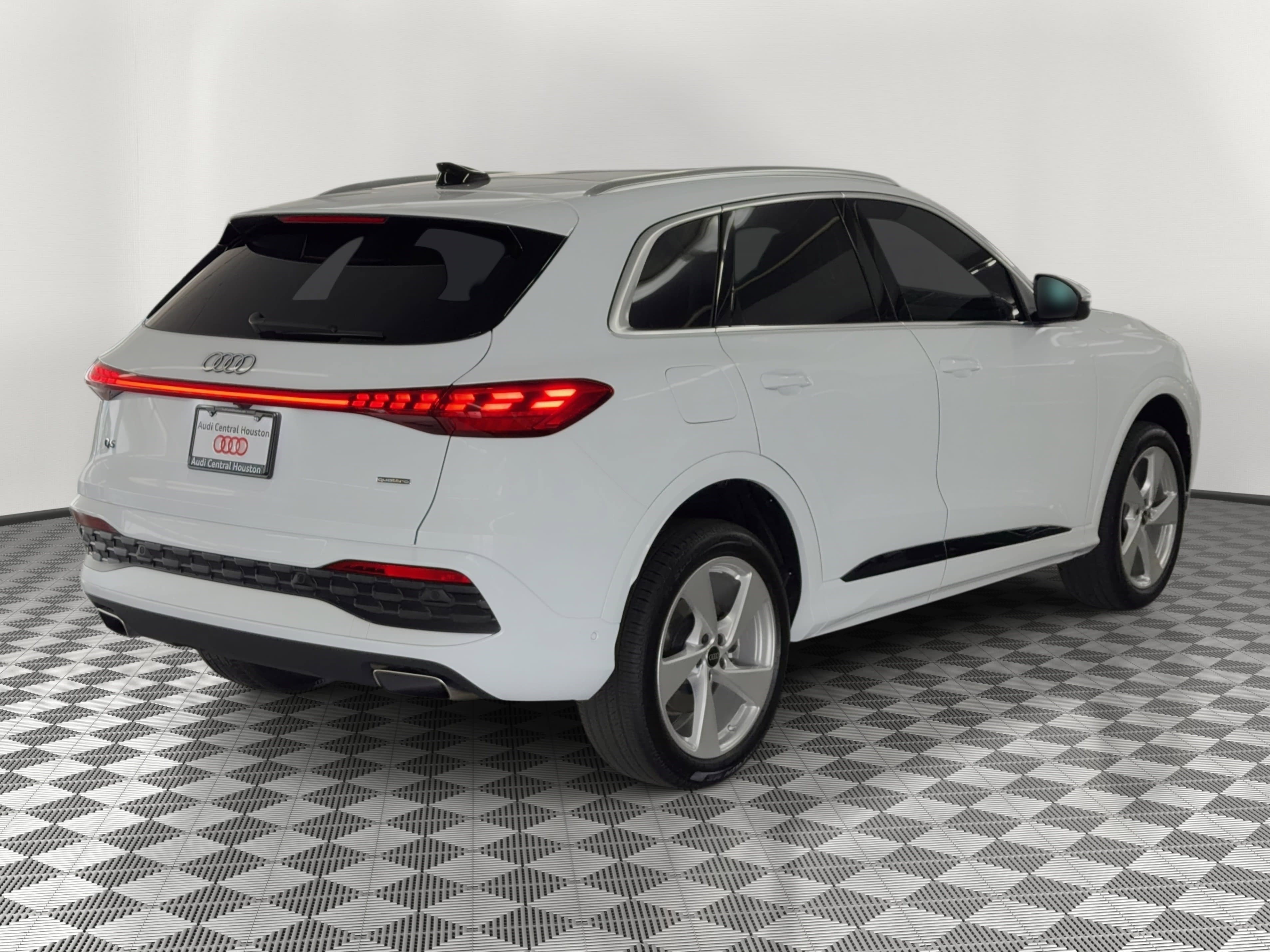 New 2026 Audi Q5 Premium Plus image 9