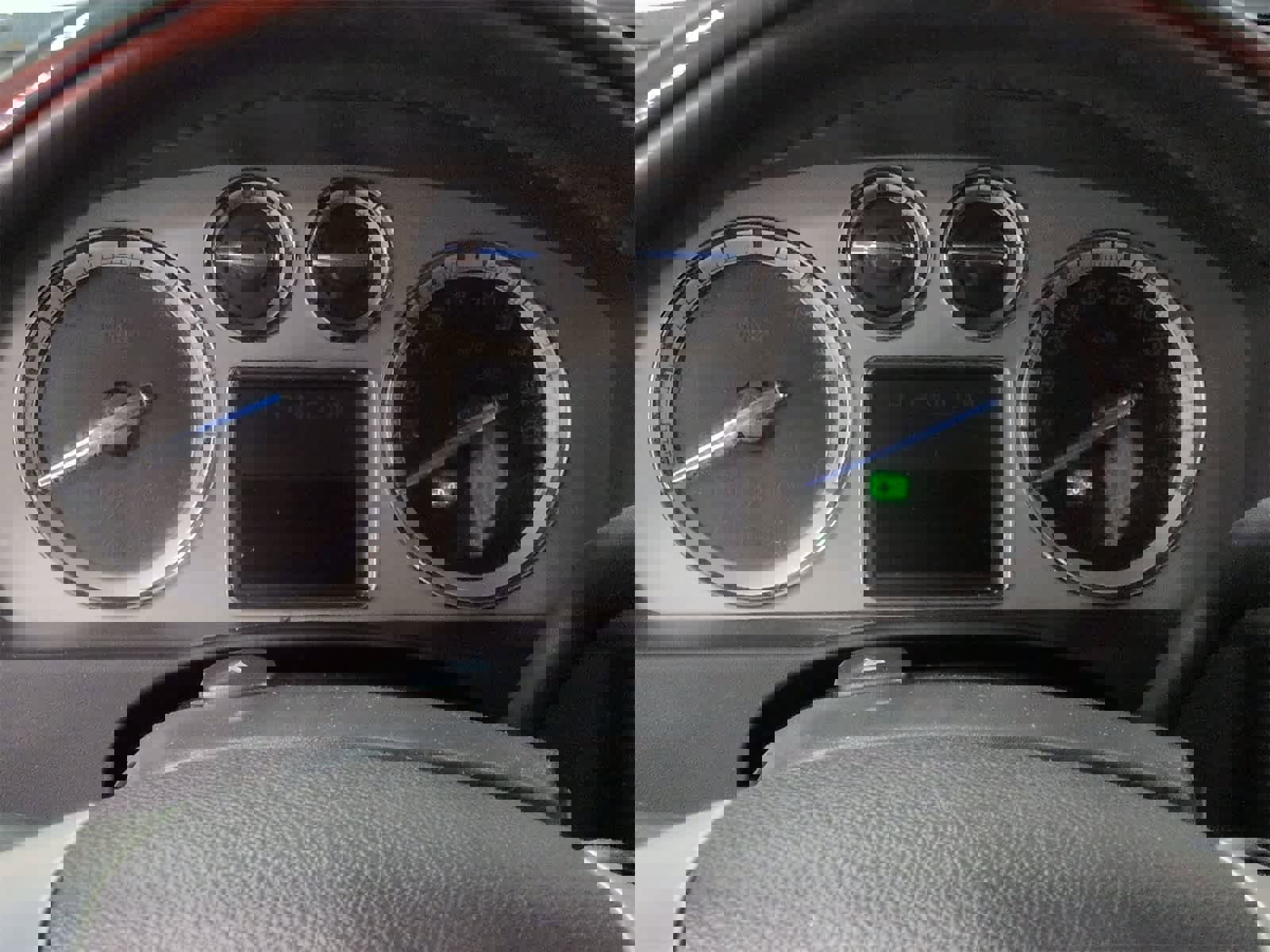 Used 2012 Cadillac Escalade Luxury image 35