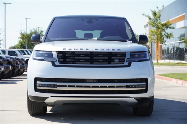 Used 2023 Land Rover Range Rover SE image 2