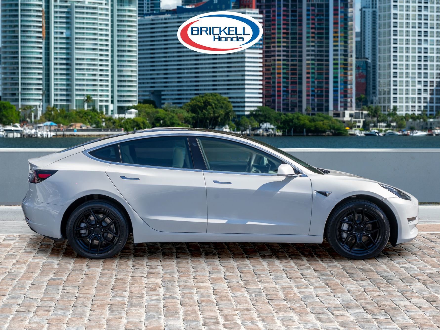 Used 2020 Tesla Model 3 Standard Range Plus image 4