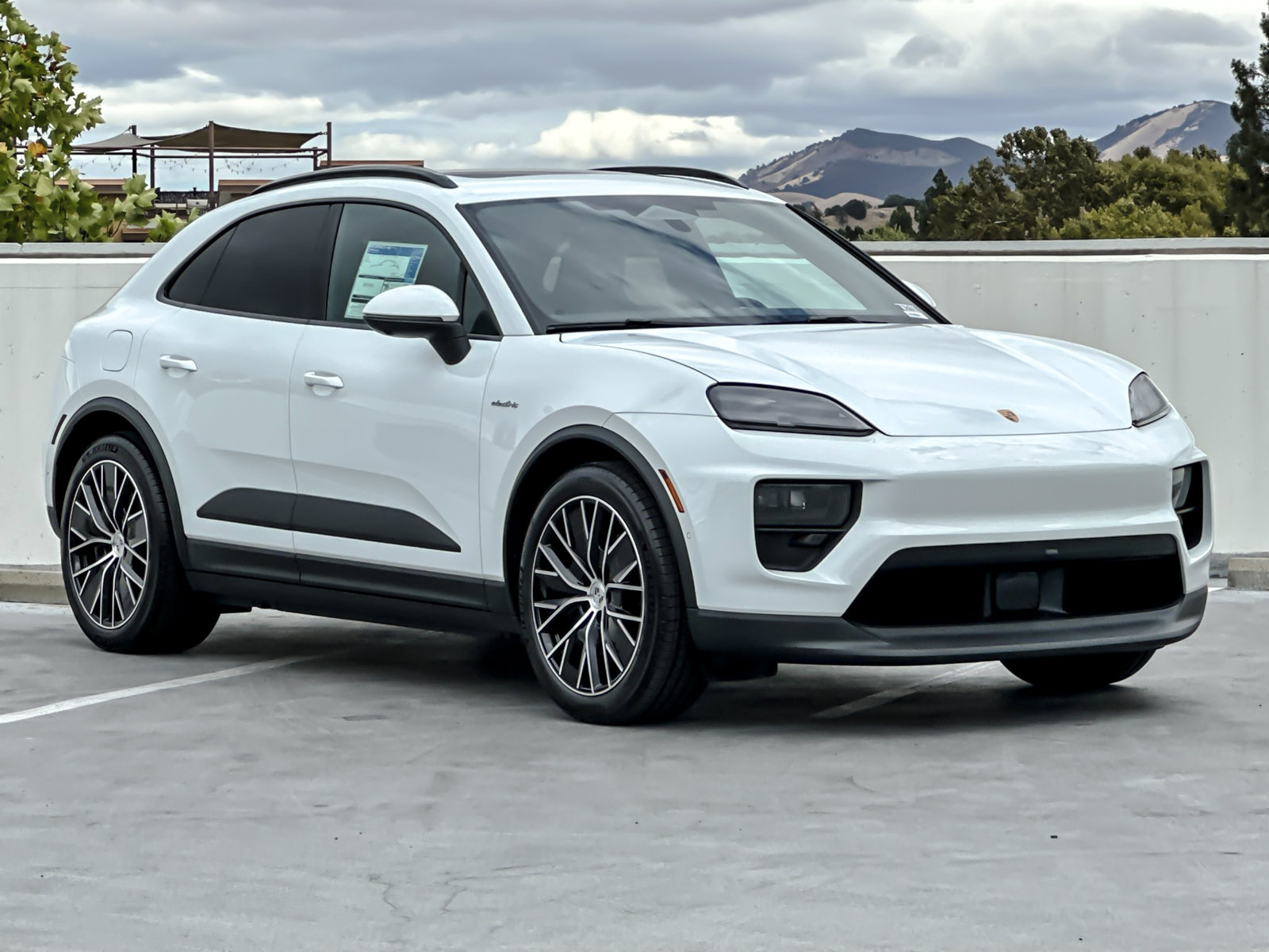 New 2026 Porsche Macan 4 Electric AWD/4WD image 11
