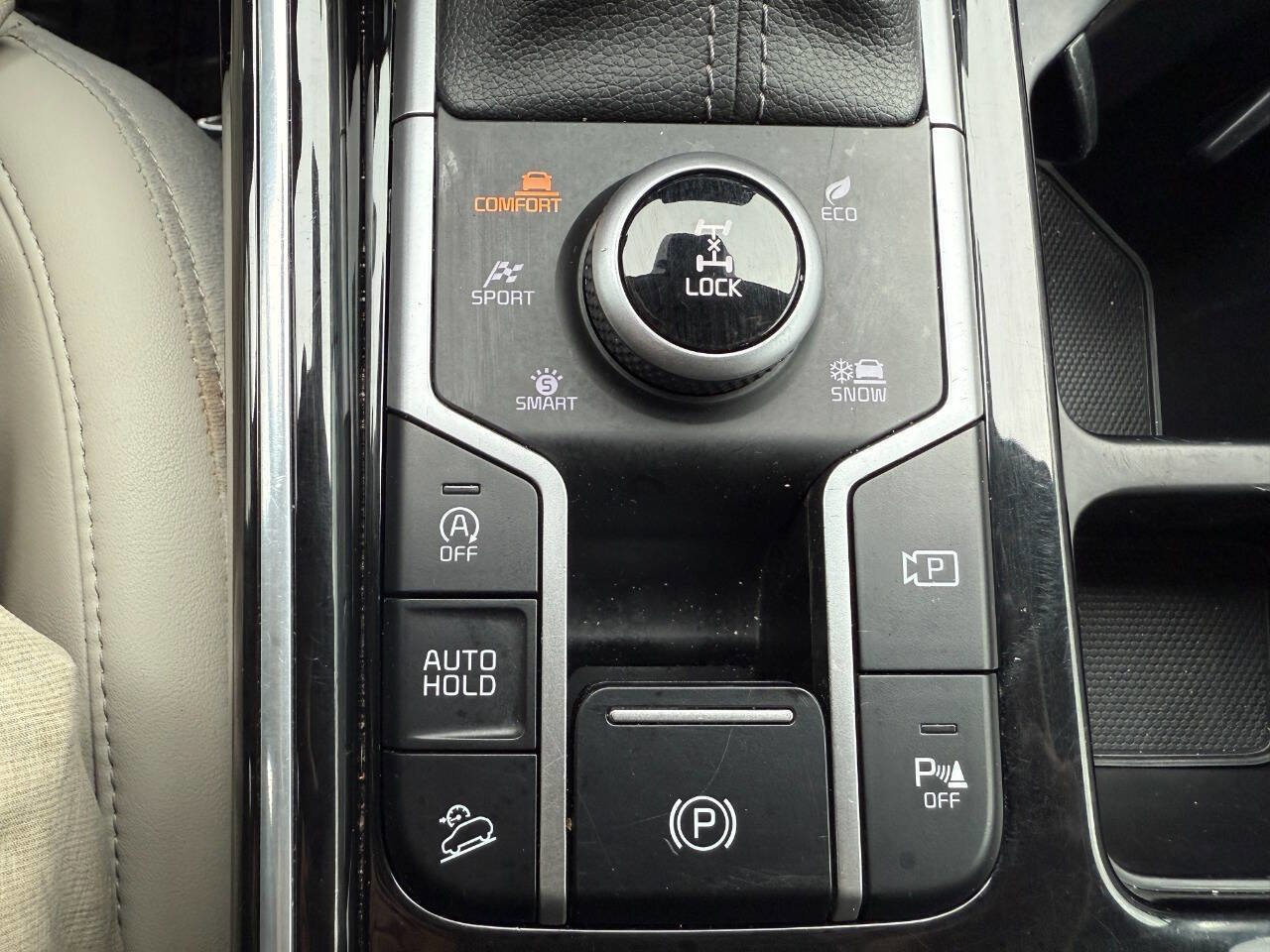 Used 2023 Kia Sorento SX image 47