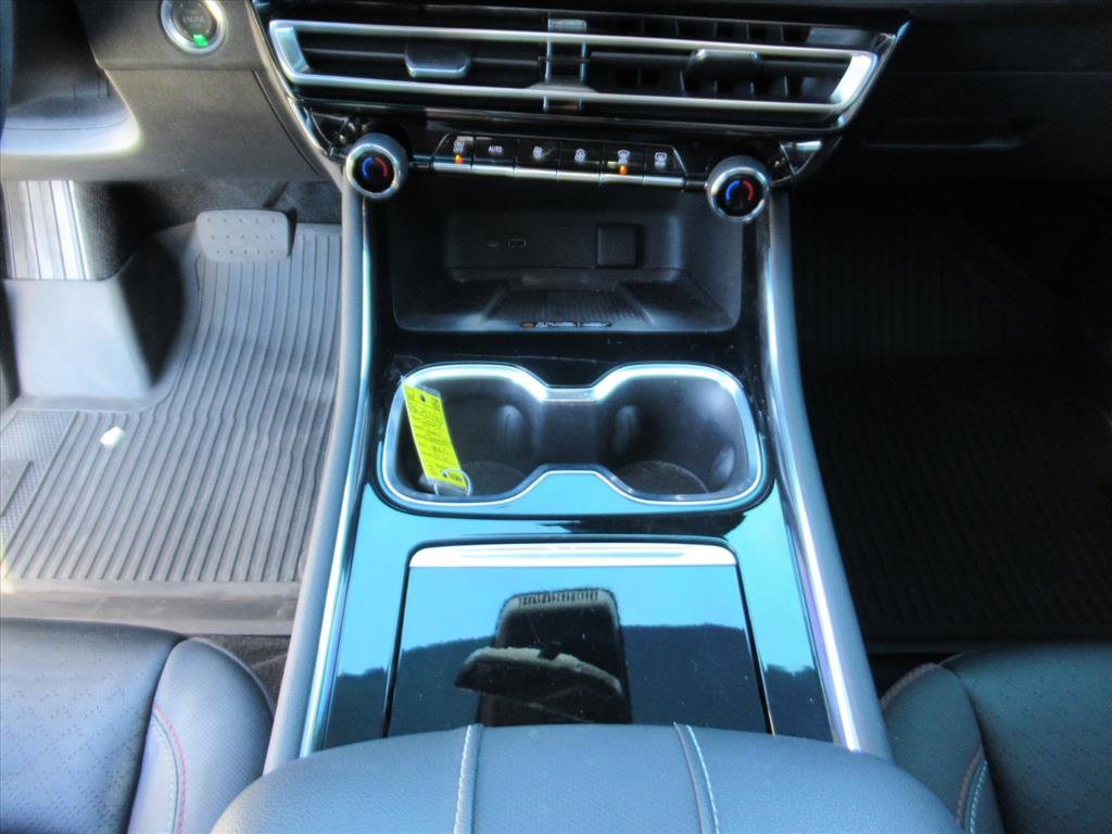 Used 2024 Chevrolet Traverse RS image 21