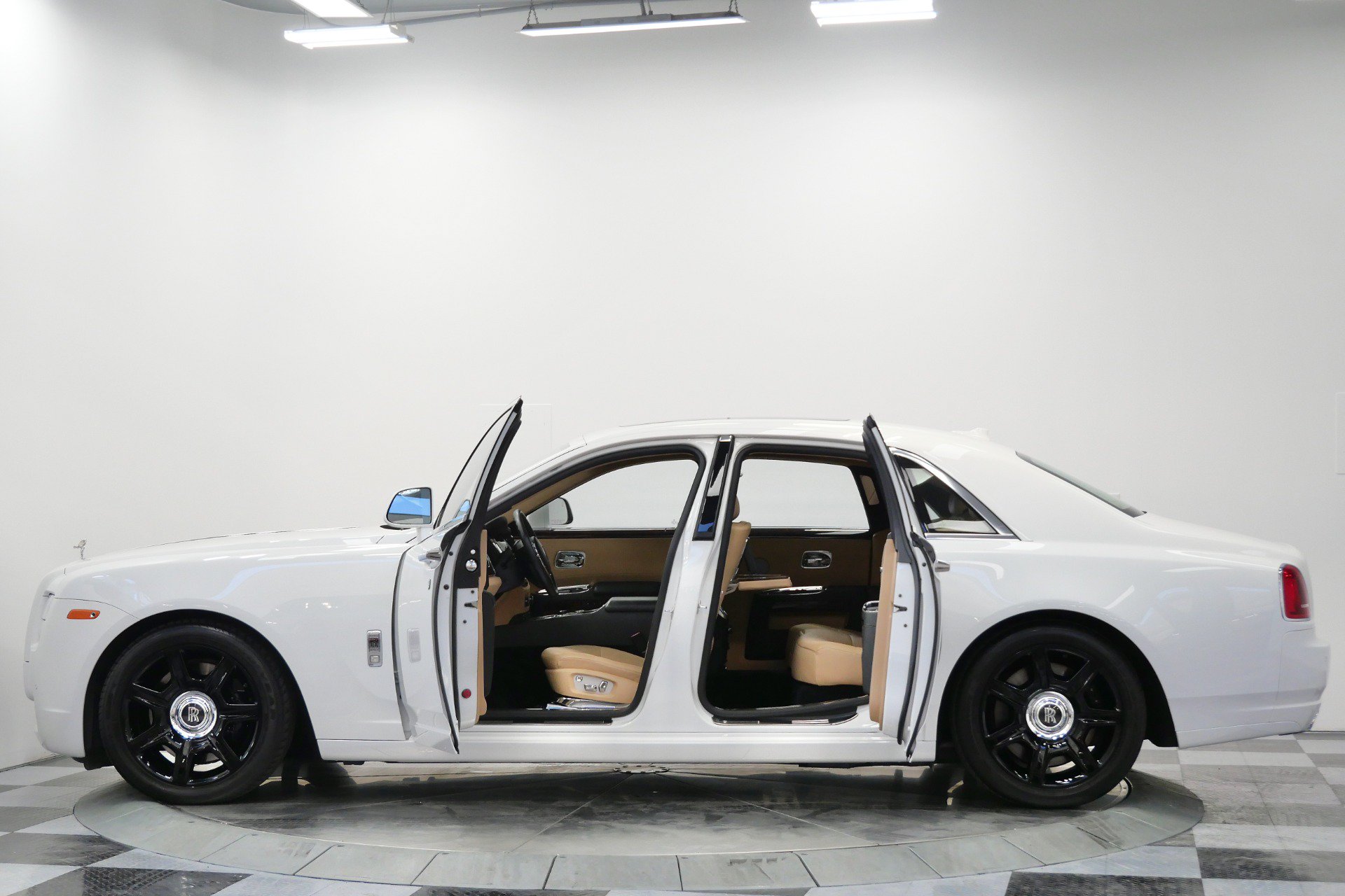 Used 2013 Rolls-Royce Ghost RWD image 6