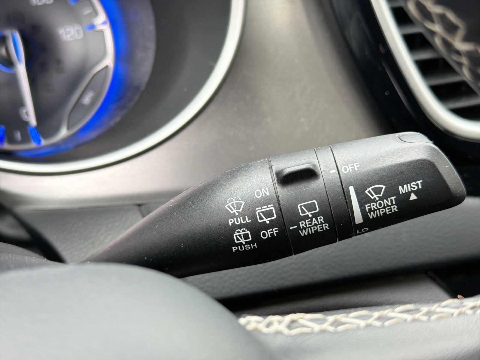 Used 2020 Chrysler Pacifica Touring-L AWD/4WD image 32
