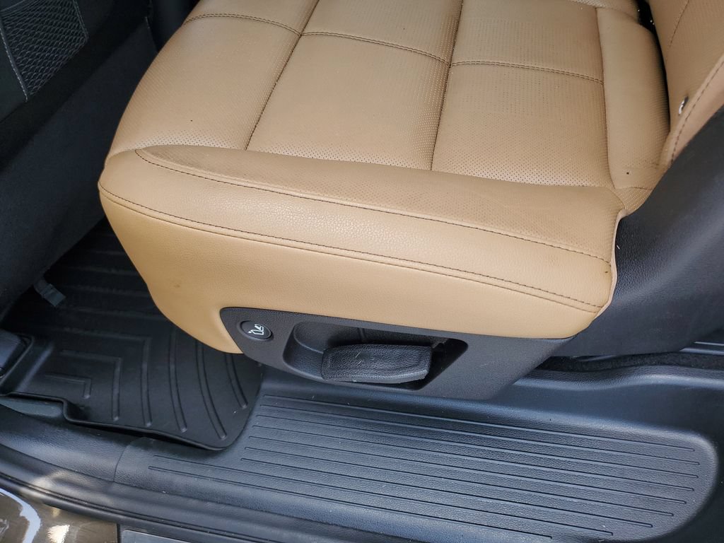 Used 2021 Kia Telluride SX w/ Towing Package FWD image 16