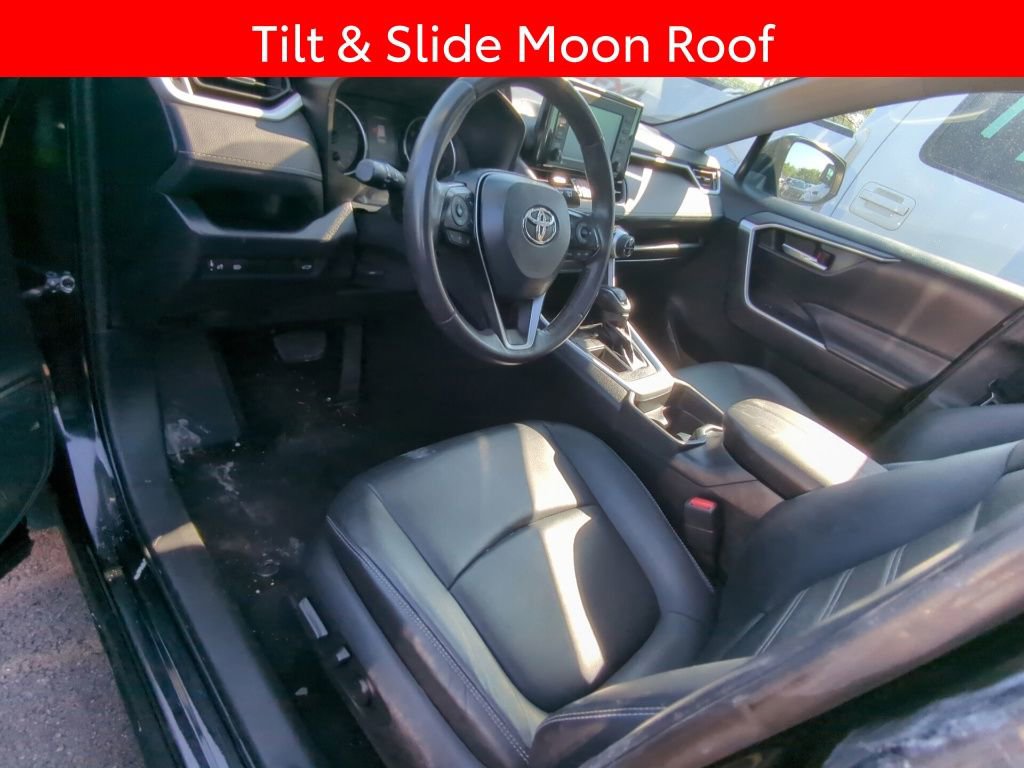 Used 2021 Toyota RAV4 XLE Premium FWD image 7