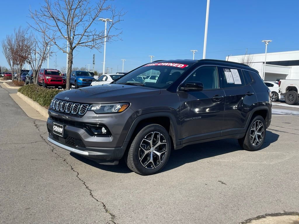 Used 2024 Jeep Compass Limited image 3