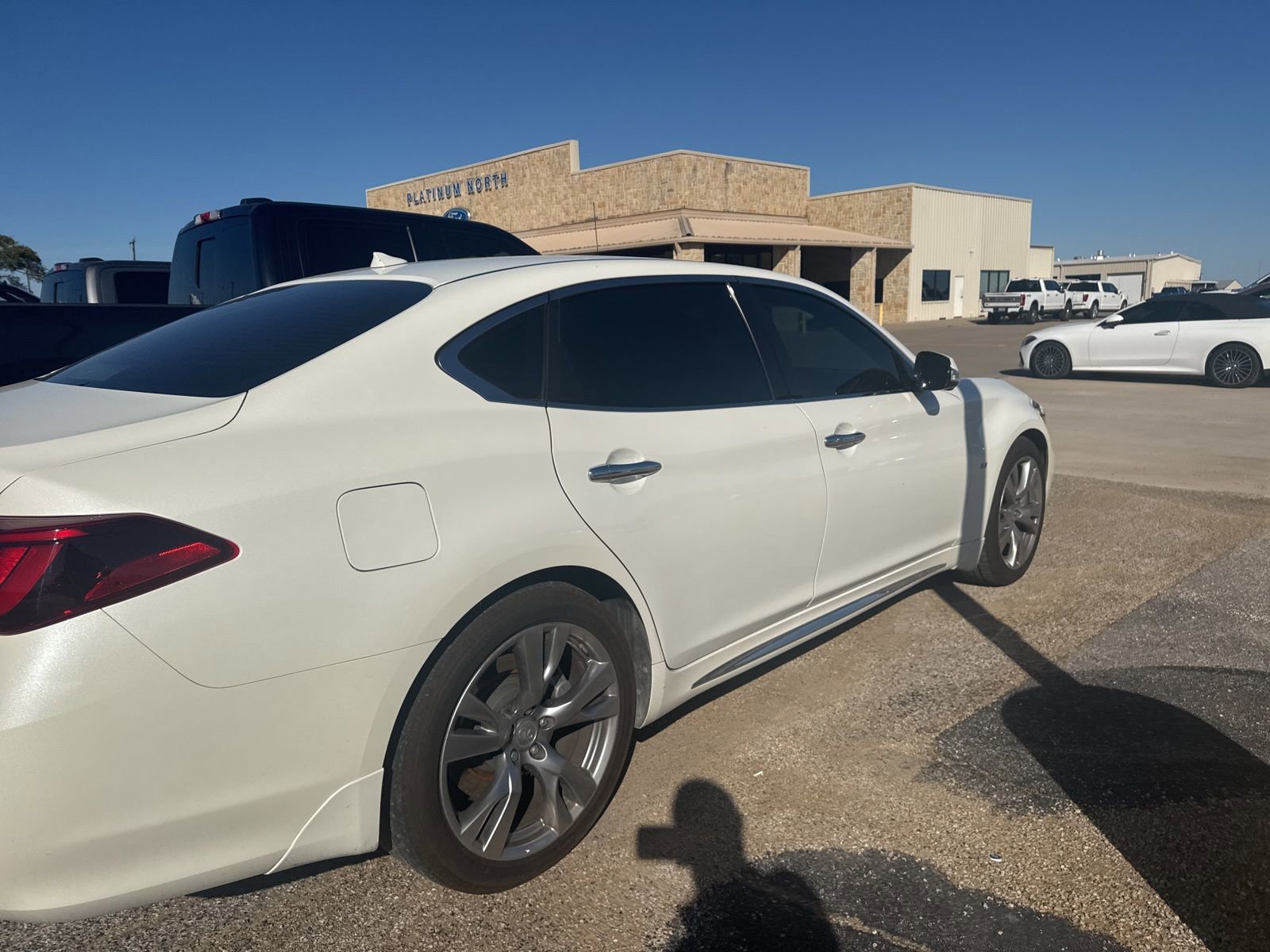 Used 2018 INFINITI Q70 L 3.7 image 3